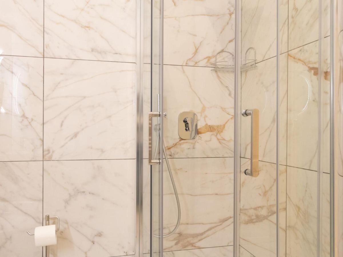 The Best Rent - Elegant Five-Bedrooms Apartment Near Colosseo Рим Екстер'єр фото