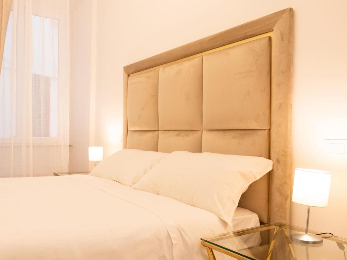 The Best Rent - Elegant Five-Bedrooms Apartment Near Colosseo Рим Екстер'єр фото