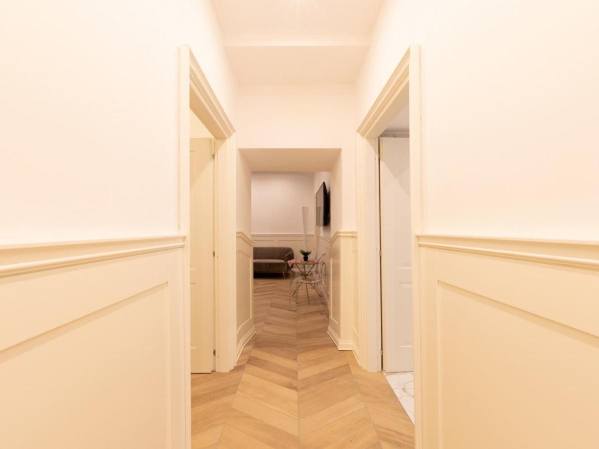 The Best Rent - Elegant Five-Bedrooms Apartment Near Colosseo Рим Екстер'єр фото