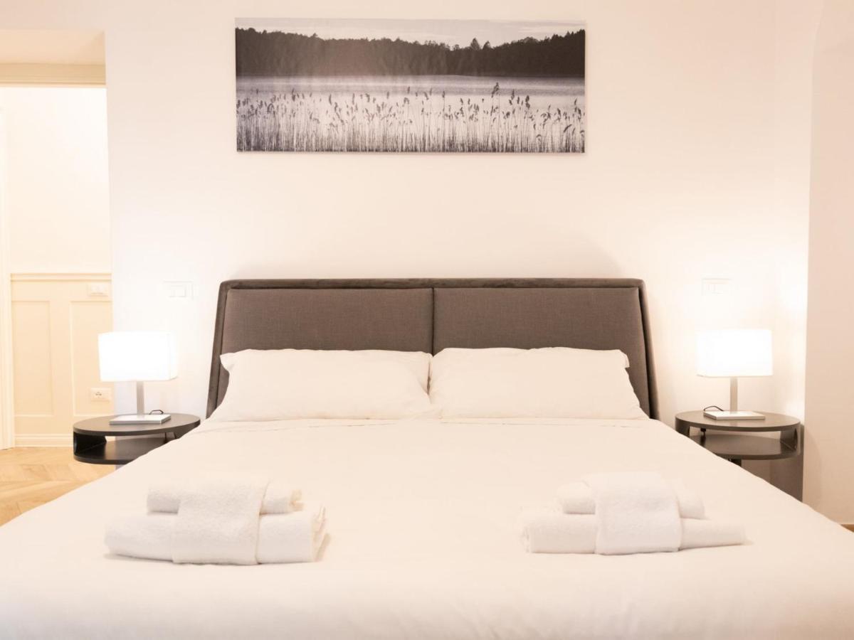 The Best Rent - Elegant Five-Bedrooms Apartment Near Colosseo Рим Екстер'єр фото