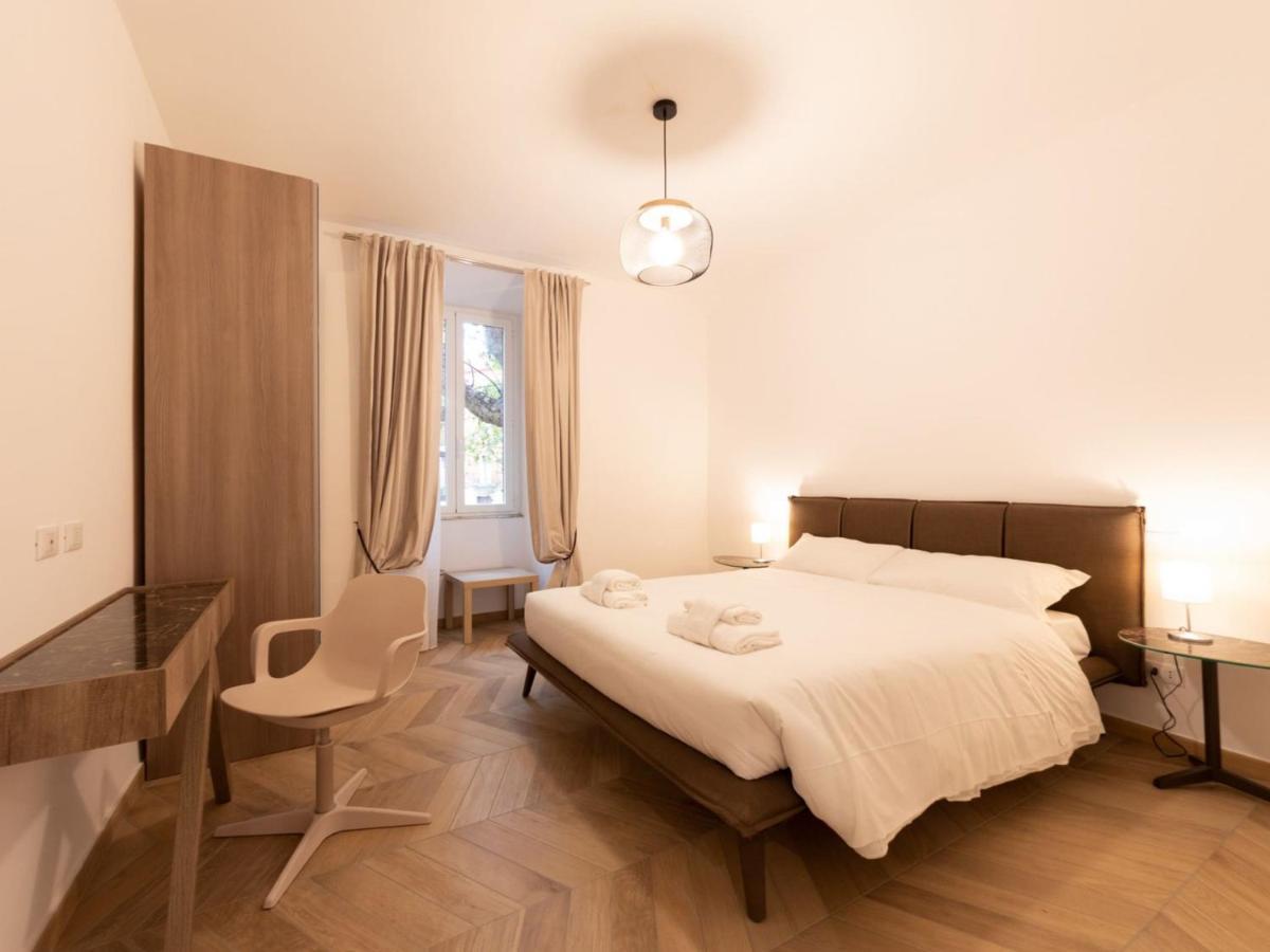 The Best Rent - Elegant Five-Bedrooms Apartment Near Colosseo Рим Екстер'єр фото
