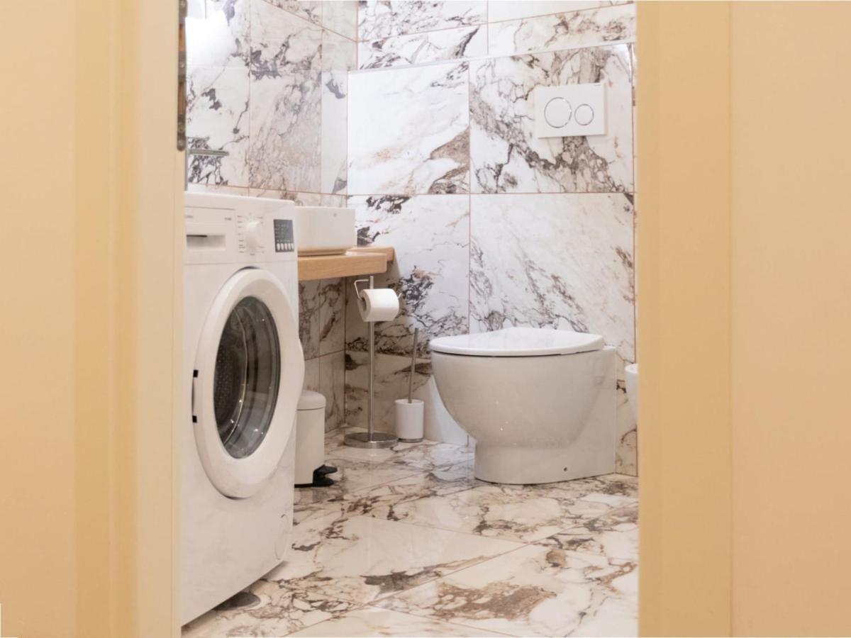 The Best Rent - Elegant Five-Bedrooms Apartment Near Colosseo Рим Екстер'єр фото
